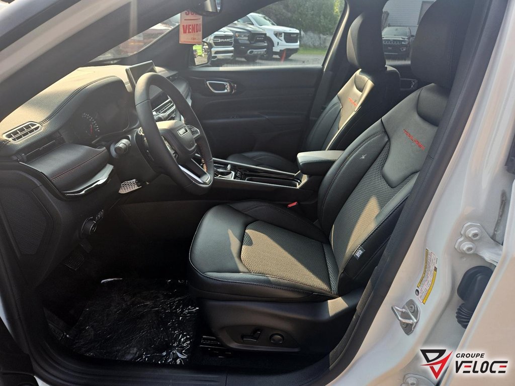 2025 Jeep Compass TRAILHAWK in Riviere-du-Loup, Quebec - 11 - w1024h768px