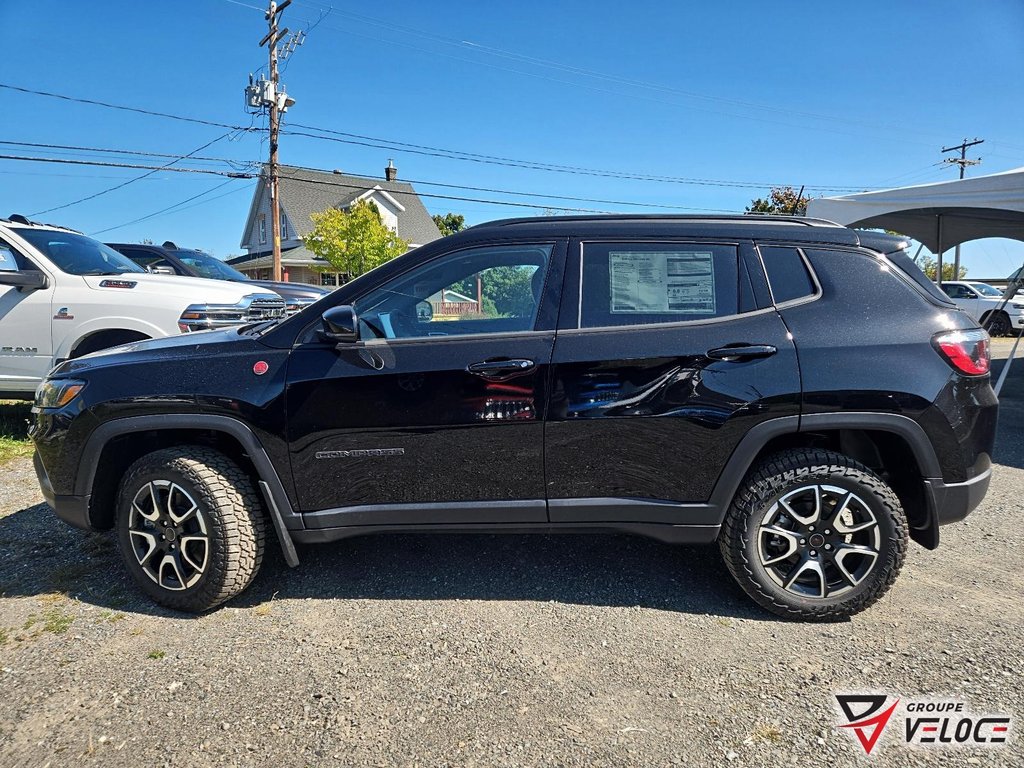 2025 Jeep Compass TRAILHAWK in Riviere-du-Loup, Quebec - 8 - w1024h768px