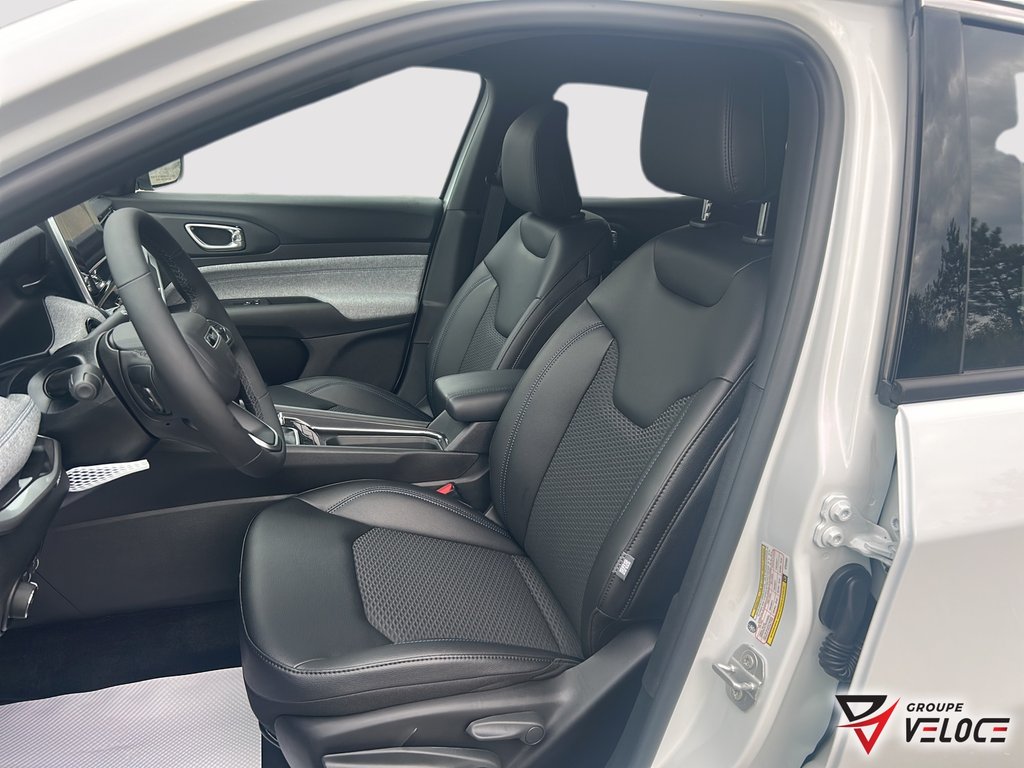 2025 Jeep Compass NORTH in Riviere-du-Loup, Quebec - 9 - w1024h768px