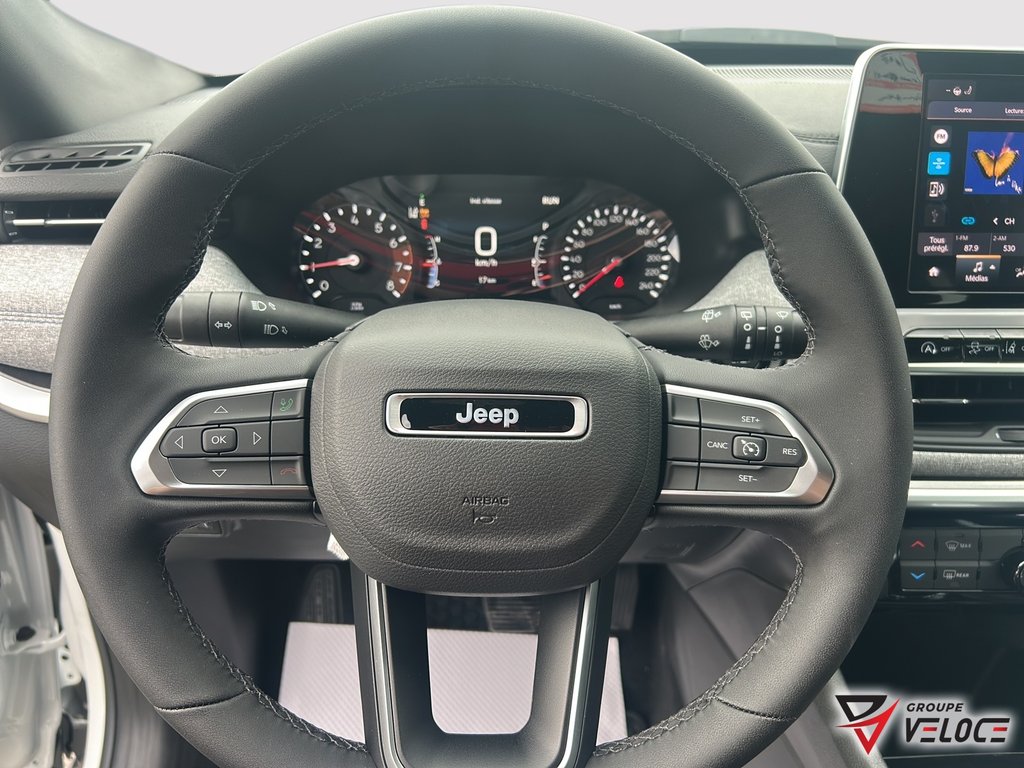 2025 Jeep Compass NORTH in Riviere-du-Loup, Quebec - 12 - w1024h768px