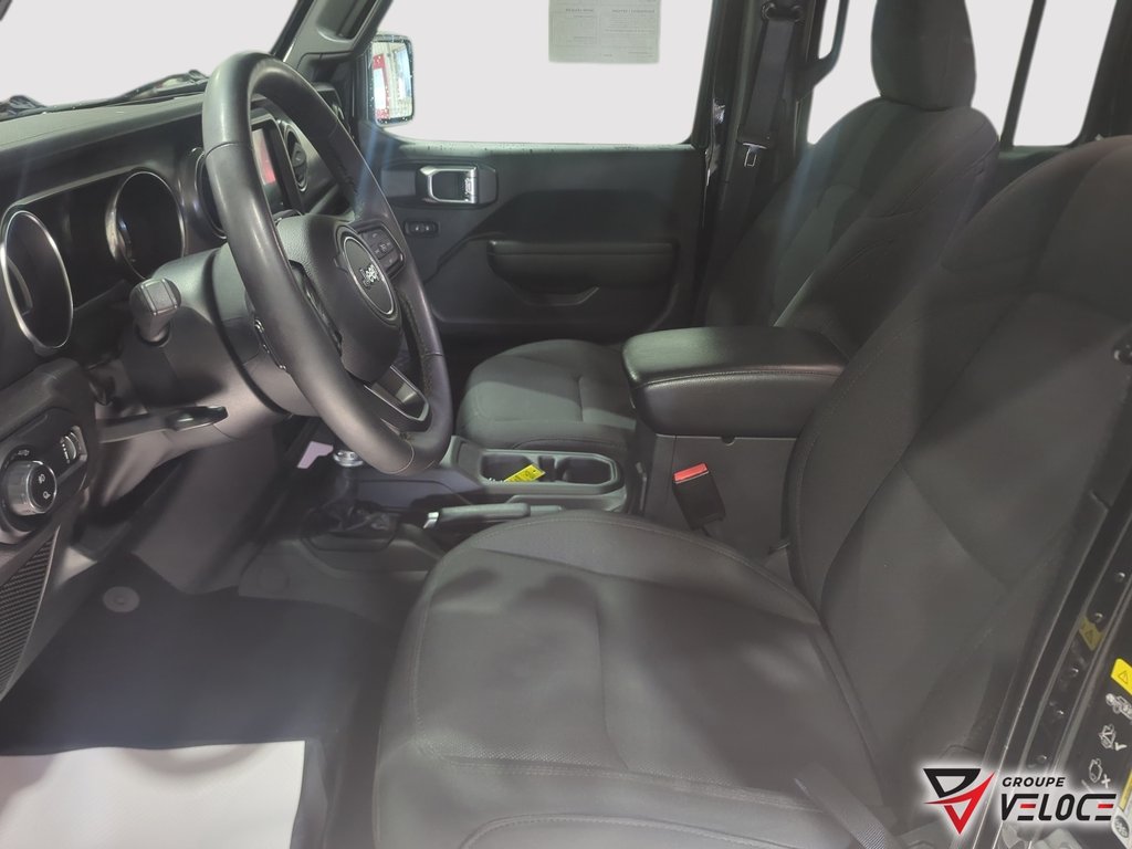2023 Jeep Gladiator Willys *SIEGES ET VOLANT CHAUFFANT, MAGS + PNEUS* in Riviere-du-Loup, Quebec - 10 - w1024h768px
