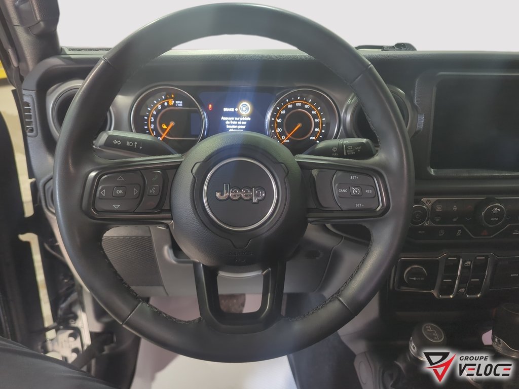 2023 Jeep Gladiator Willys *SIEGES ET VOLANT CHAUFFANT, MAGS + PNEUS* in Riviere-du-Loup, Quebec - 11 - w1024h768px