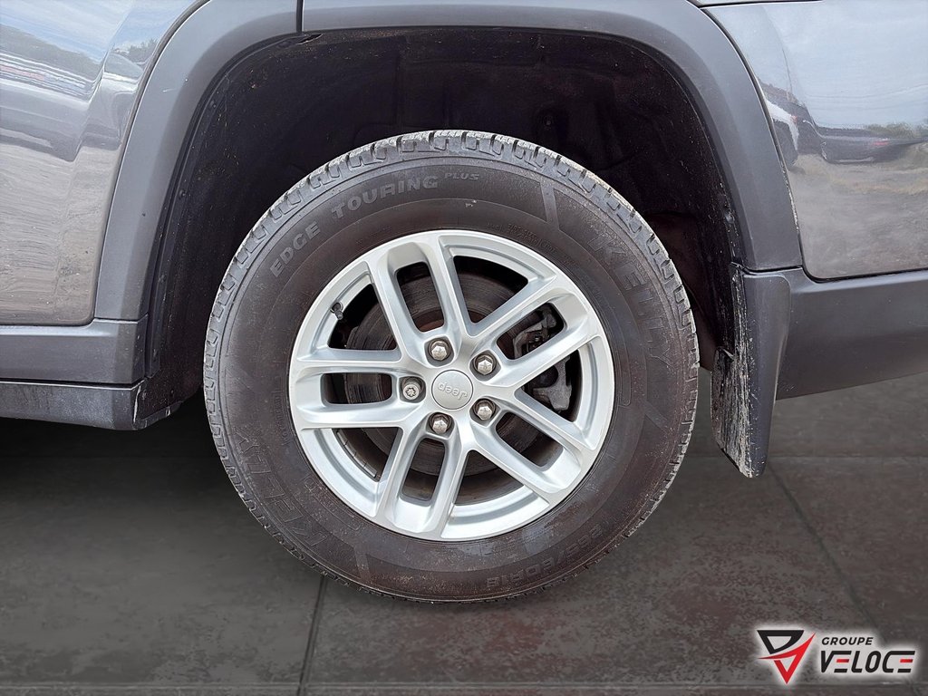 2022 Jeep Grand Cherokee L Laredo**SIÈGE CHAUFFANT VOLANT CHAUFFANT** in Riviere-du-Loup, Quebec - 7 - w1024h768px