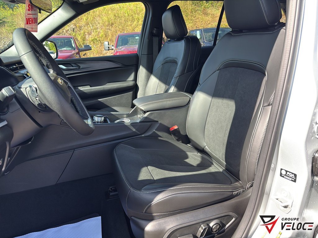 2025 Jeep Grand Cherokee LAREDO ALTITUDE in Riviere-du-Loup, Quebec - 8 - w1024h768px