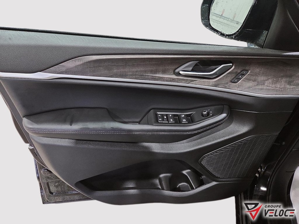 Jeep Grand Cherokee LIMITED 2025 à Rivière-du-Loup, Québec - 10 - w1024h768px