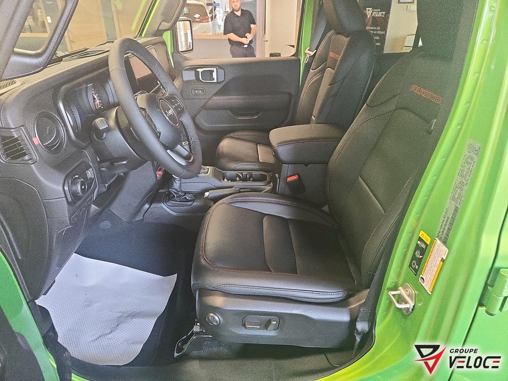 2025 Jeep WRANGLER 4-Door RUBICON X in Riviere-du-Loup, Quebec - 11 - w1024h768px