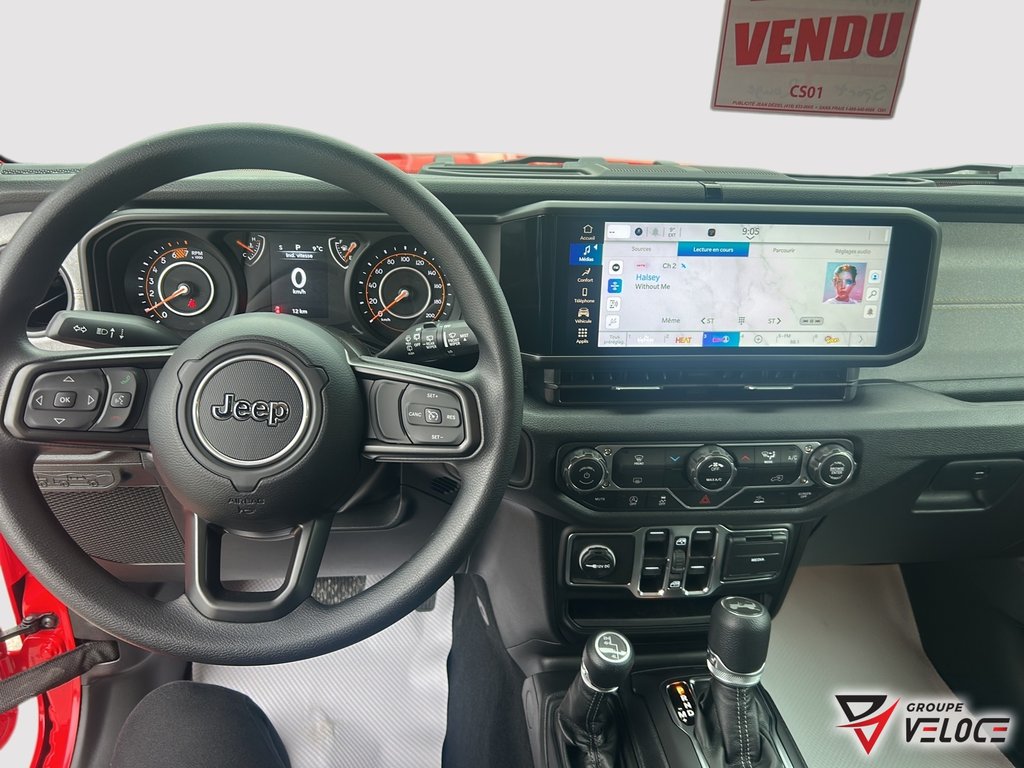 2025 Jeep WRANGLER 4-Door SPORT in Riviere-du-Loup, Quebec - 9 - w1024h768px