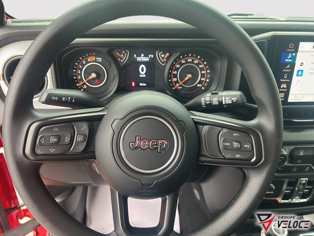 2025 Jeep WRANGLER 4-Door SPORT in Riviere-du-Loup, Quebec - 10 - w1024h768px