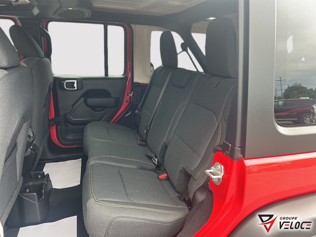 2025 Jeep WRANGLER 4-Door SPORT in Riviere-du-Loup, Quebec - 7 - w1024h768px