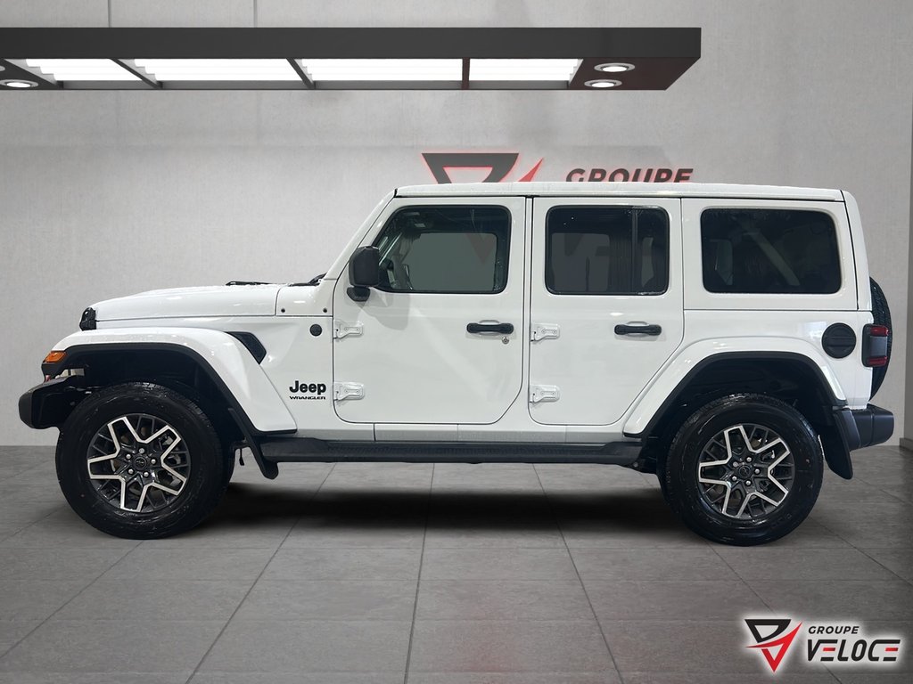 Jeep Wrangler 4-Door SAHARA 2026 à Rivière-du-Loup, Québec - 5 - w1024h768px