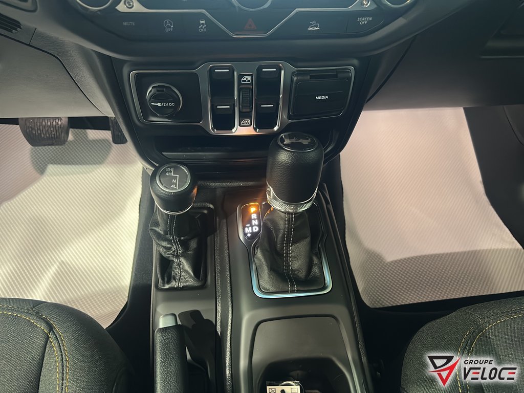 Jeep Wrangler 4-Door SAHARA 2026 à Rivière-du-Loup, Québec - 14 - w1024h768px