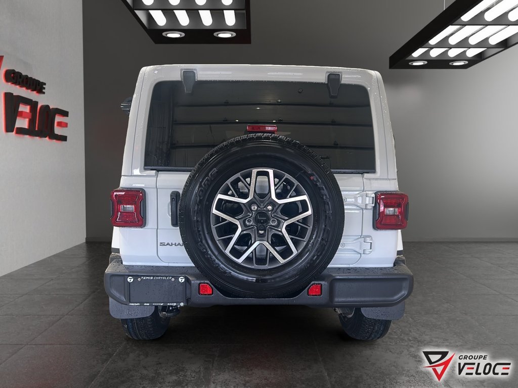 Jeep Wrangler 4-Door SAHARA 2026 à Rivière-du-Loup, Québec - 3 - w1024h768px