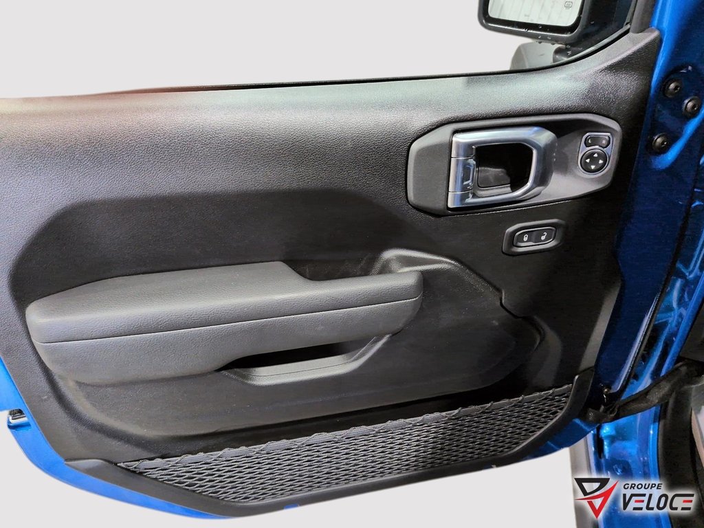 Jeep Wrangler 4-Door WILLYS 2026 à Rivière-du-Loup, Québec - 10 - w1024h768px