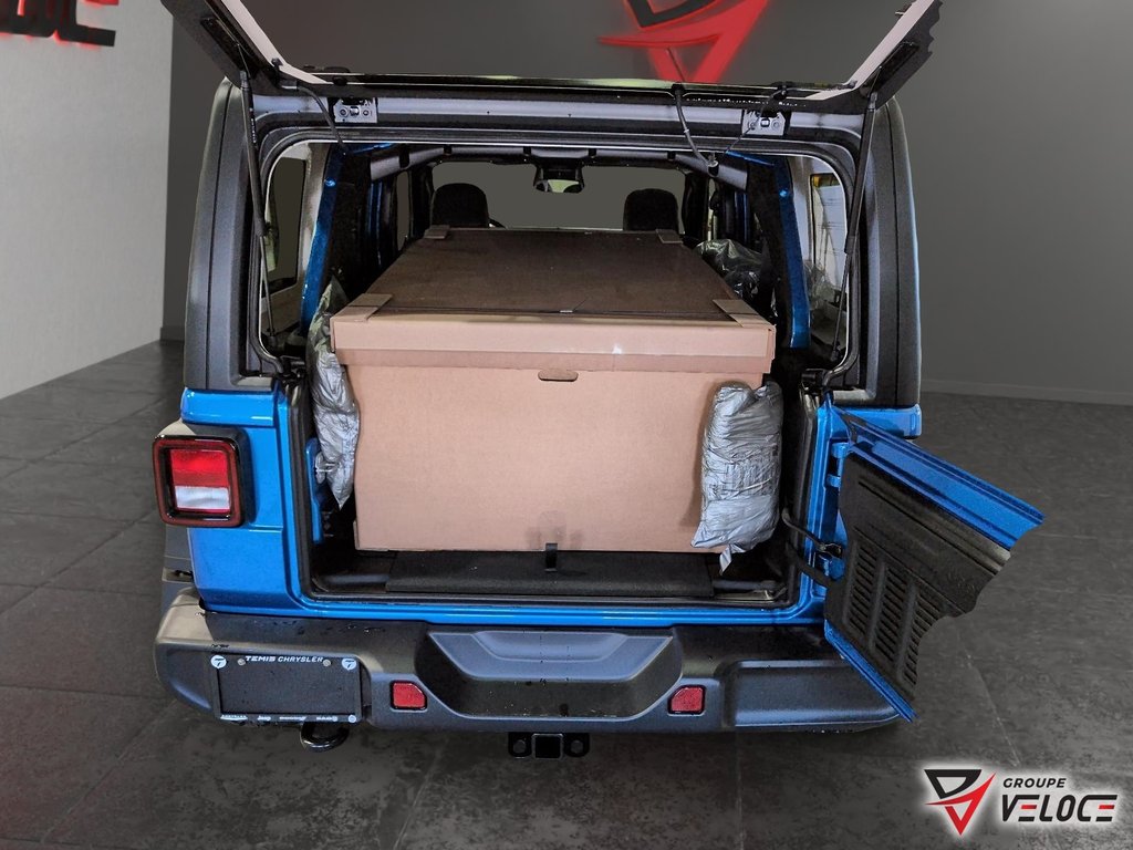 Jeep Wrangler 4-Door WILLYS 2026 à Rivière-du-Loup, Québec - 6 - w1024h768px