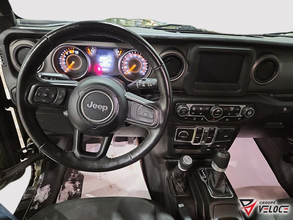 Jeep Wrangler Willys *V6, 2 TOITS, SIEGES CHAUFFANTS* 2023 à Rivière-du-Loup, Québec - 9 - w1024h768px