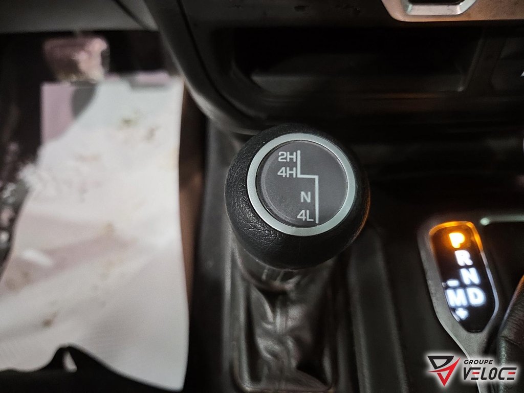 Jeep Wrangler Willys *V6, 2 TOITS, SIEGES CHAUFFANTS* 2023 à Rivière-du-Loup, Québec - 15 - w1024h768px