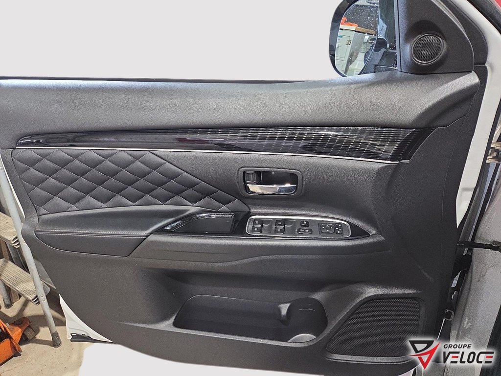 Mitsubishi Outlander PHEV BLACK EDITION *CUIR, TOIT OUVRANT, TOUT ÉQUIPÉ* 2022 à Rivière-du-Loup, Québec - 11 - w1024h768px
