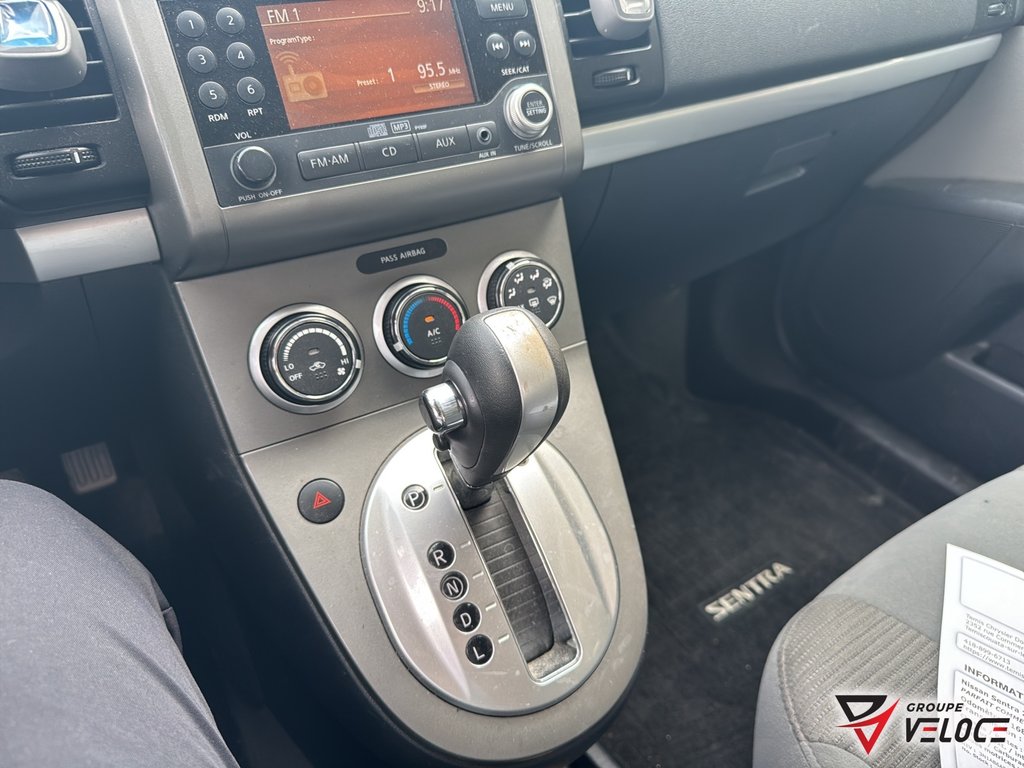 Nissan Sentra 2.0 S**A/C** 2010 à Rivière-du-Loup, Québec - 10 - w1024h768px