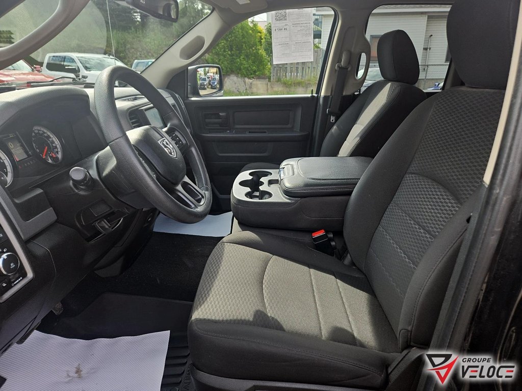 Ram 1500 Classic Express *QUAD CAB, V6, MAGS NOIR* 2019 à Rivière-du-Loup, Québec - 11 - w1024h768px