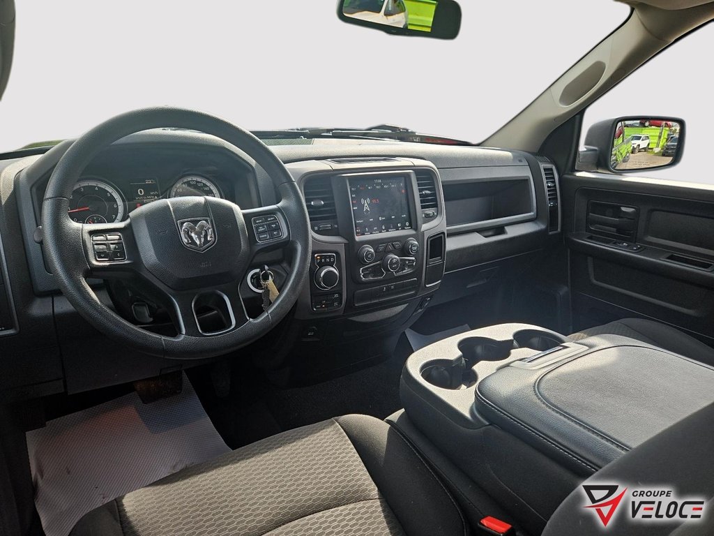Ram 1500 Classic Express *QUAD CAB, V6, MAGS NOIR* 2019 à Rivière-du-Loup, Québec - 9 - w1024h768px