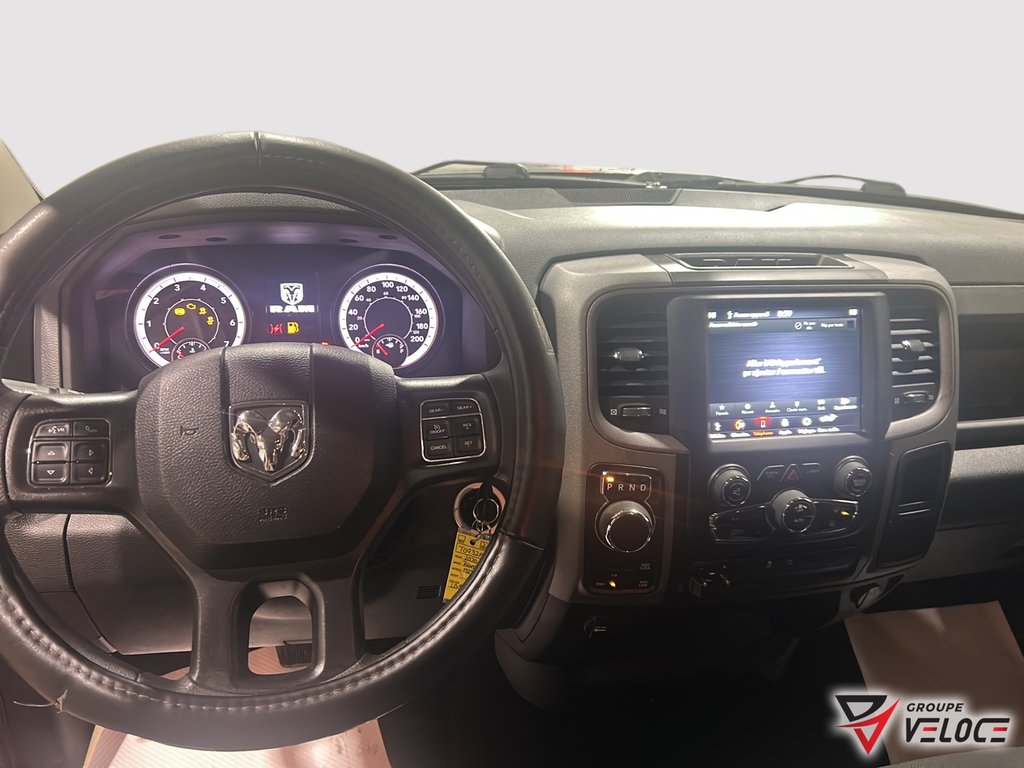 2020 Ram 1500 Classic Express *NIGHT EDITION, V8 5.7, CREWCAB* in Riviere-du-Loup, Quebec - 10 - w1024h768px