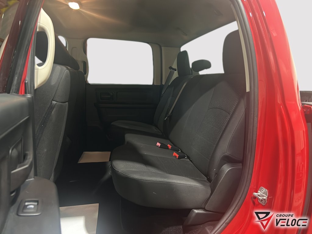 2020 Ram 1500 Classic Express *NIGHT EDITION, V8 5.7, CREWCAB* in Riviere-du-Loup, Quebec - 9 - w1024h768px