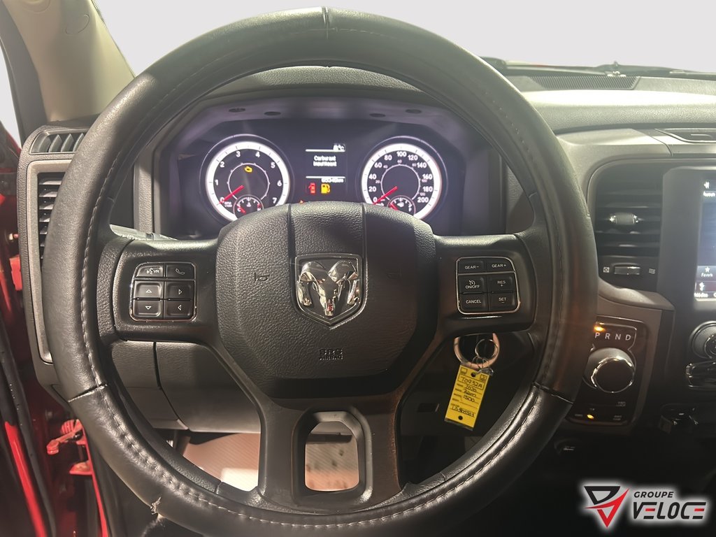 2020 Ram 1500 Classic Express *NIGHT EDITION, V8 5.7, CREWCAB* in Riviere-du-Loup, Quebec - 11 - w1024h768px