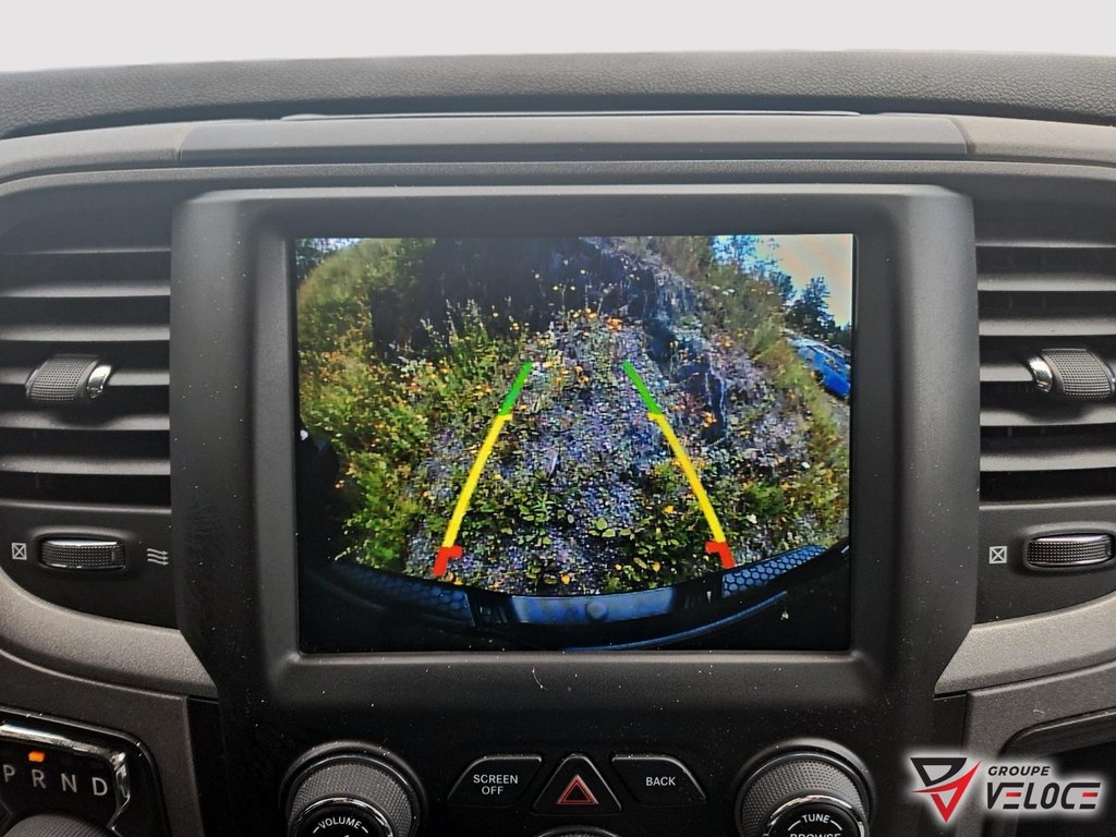 2021 Ram 1500 Classic Express *QUADCAB, V6, CONSOLE* in Riviere-du-Loup, Quebec - 17 - w1024h768px