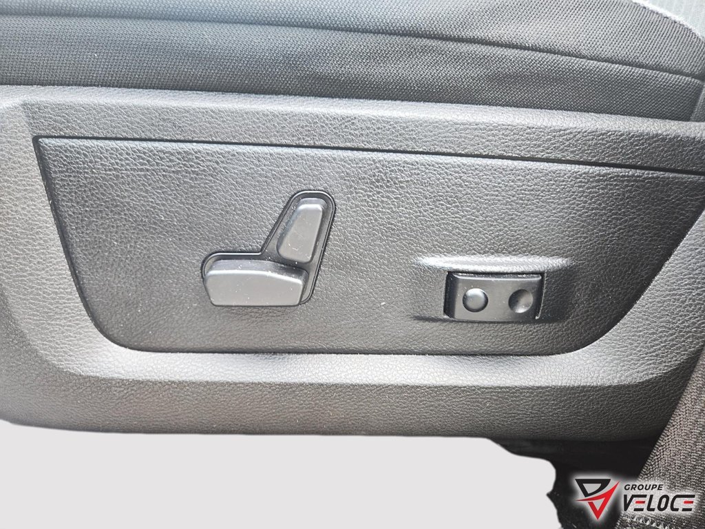 2021 Ram 1500 Classic Express *QUADCAB, V6, CONSOLE* in Riviere-du-Loup, Quebec - 12 - w1024h768px