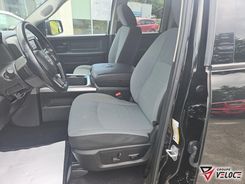 2021 Ram 1500 Classic Express *QUADCAB, V6, CONSOLE* in Riviere-du-Loup, Quebec - 11 - w1024h768px