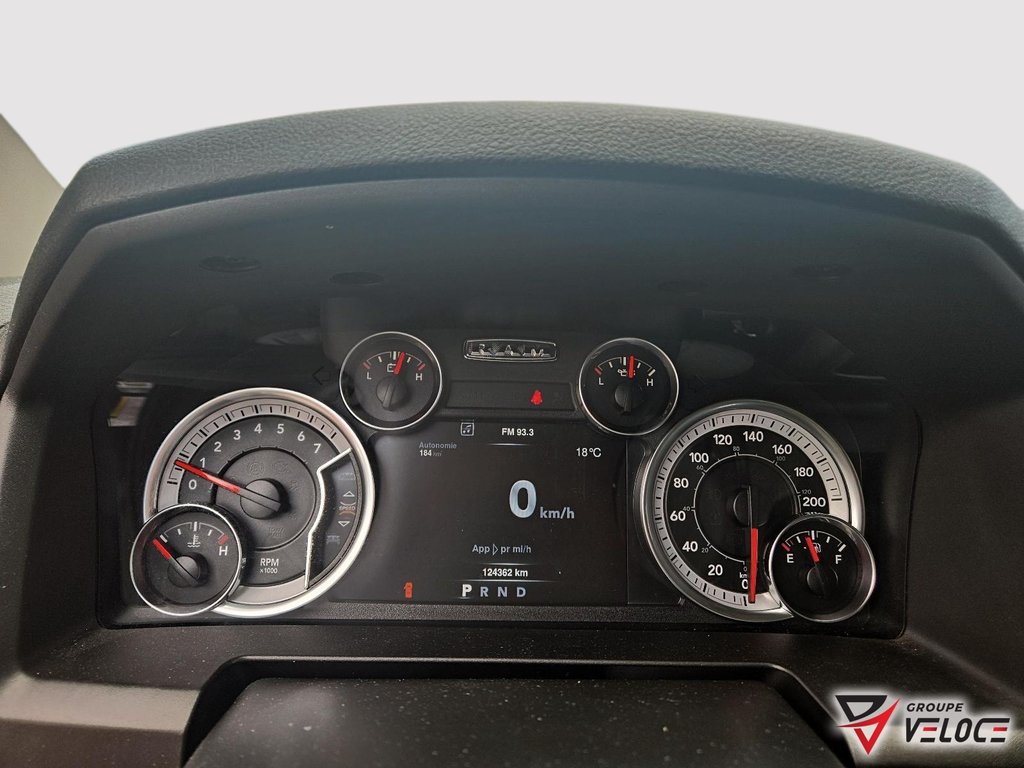 2021 Ram 1500 Classic Express *QUADCAB, V6, CONSOLE* in Riviere-du-Loup, Quebec - 14 - w1024h768px