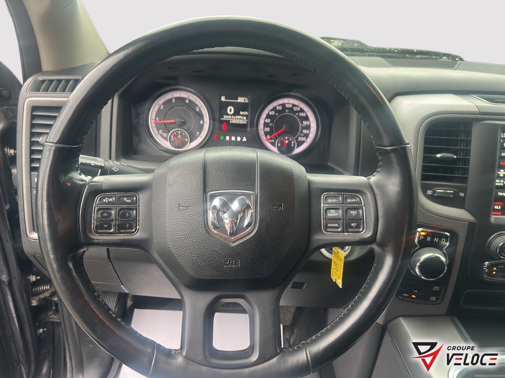 Ram 1500 Classic Express *CREWCAB, NIGHT EDITION, CONSOLE, V6* 2021 à Rivière-du-Loup, Québec - 11 - w1024h768px