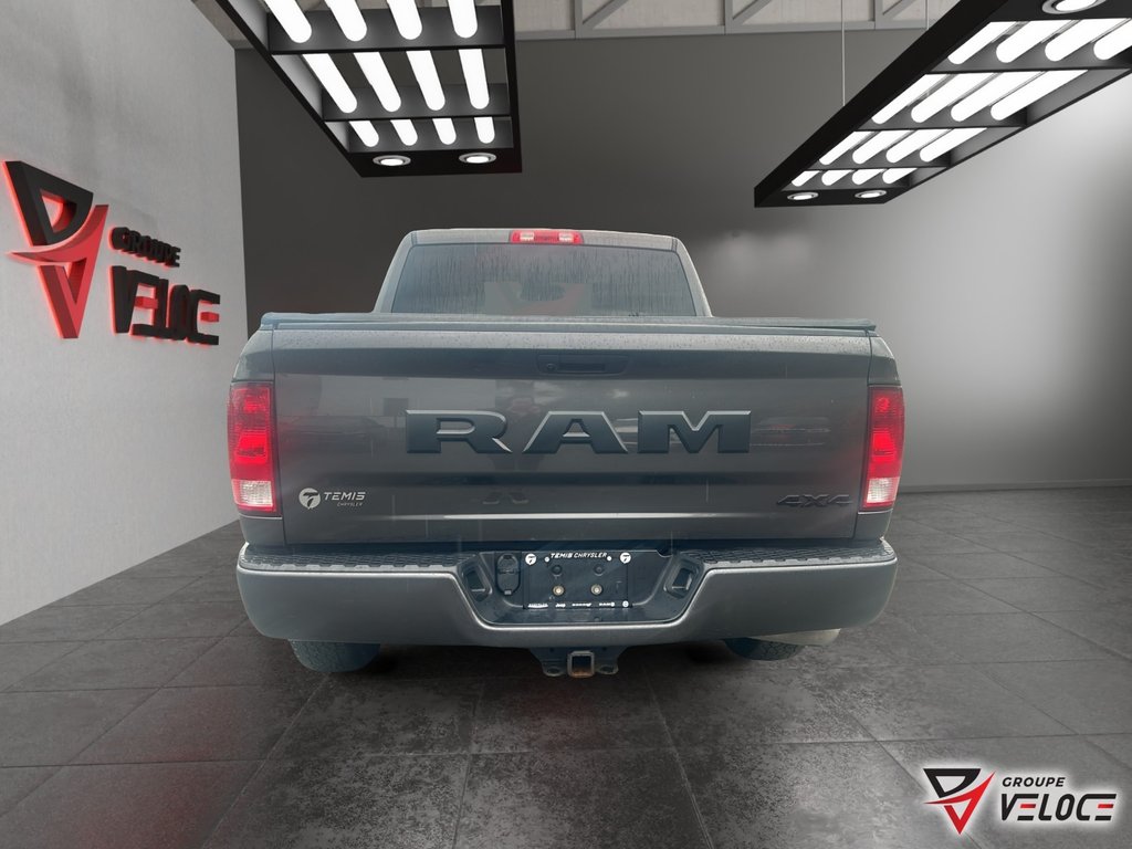 Ram 1500 Classic Express *CREWCAB, NIGHT EDITION, CONSOLE, V6* 2021 à Rivière-du-Loup, Québec - 3 - w1024h768px