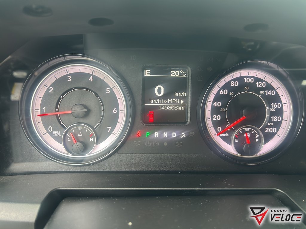 Ram 1500 Classic Express *CREWCAB, NIGHT EDITION, CONSOLE, V6* 2021 à Rivière-du-Loup, Québec - 12 - w1024h768px