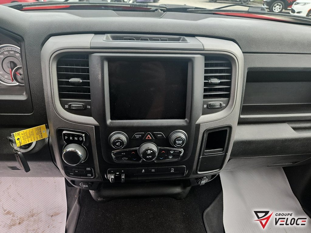 Ram 1500 Classic Express**CREW CAB,NIGHT EDITION** 2022 à Rivière-du-Loup, Québec - 15 - w1024h768px
