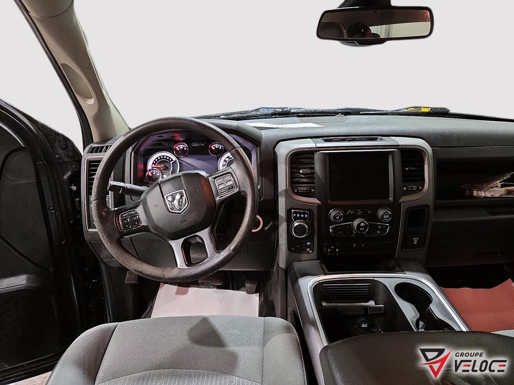 Ram 1500 Classic Express 2022 à Rivière-du-Loup, Québec - 9 - w1024h768px