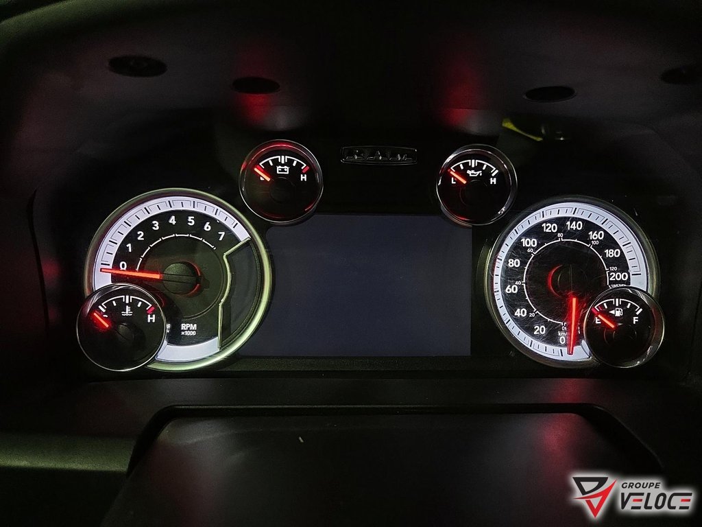 Ram 1500 Classic Express 2022 à Rivière-du-Loup, Québec - 12 - w1024h768px