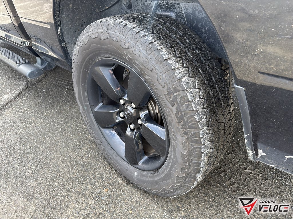 Ram 1500 Classic Express *QUAD CAB, V6, CONSOLE* 2023 à Rivière-du-Loup, Québec - 6 - w1024h768px