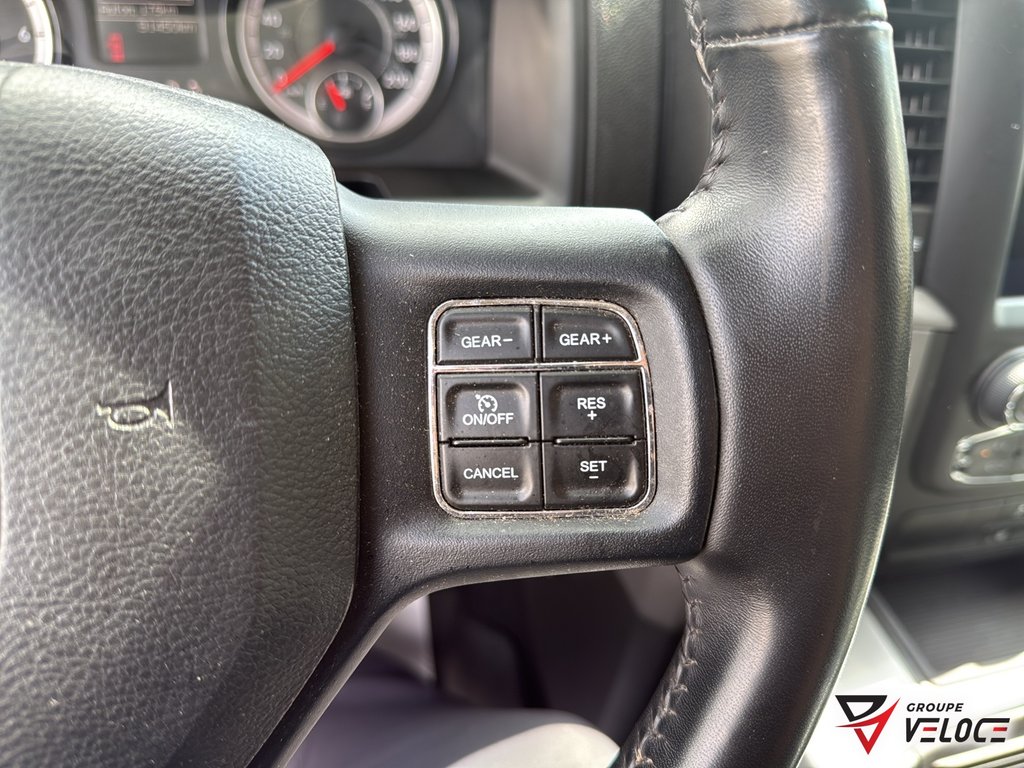 Ram 1500 Classic Express *QUAD CAB, V6, CONSOLE* 2023 à Rivière-du-Loup, Québec - 13 - w1024h768px