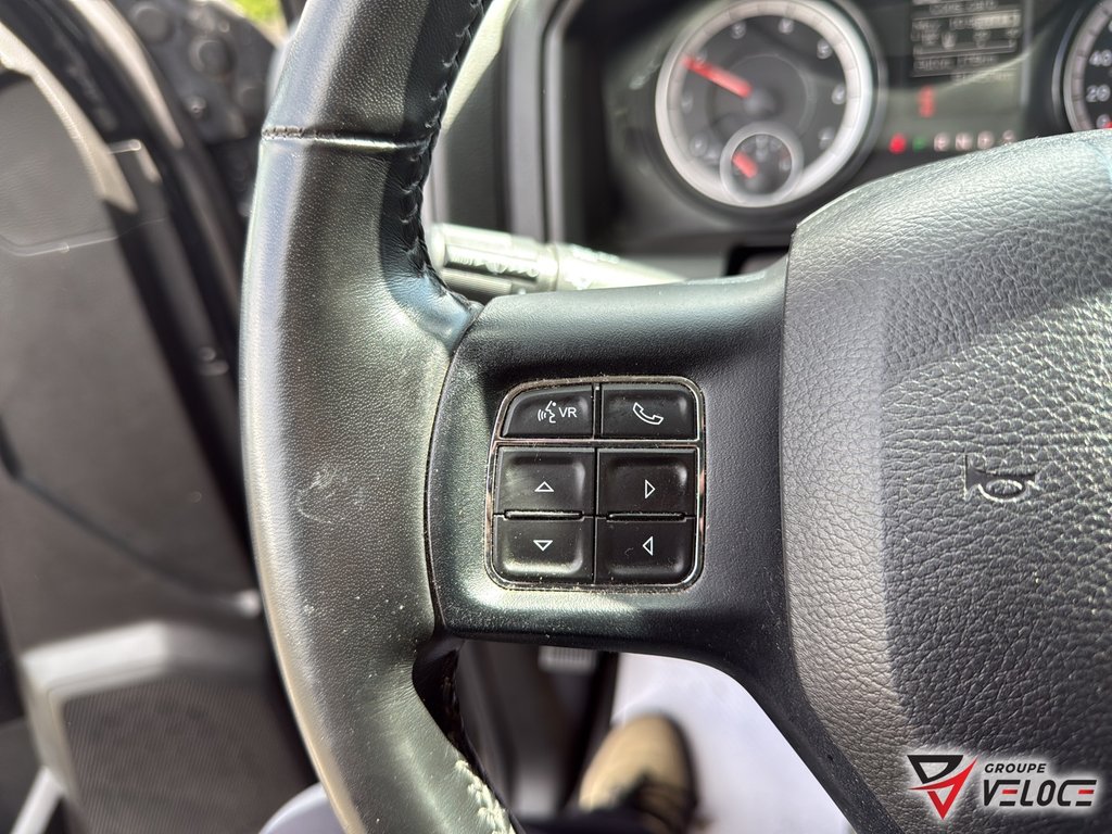 Ram 1500 Classic Express *QUAD CAB, V6, CONSOLE* 2023 à Rivière-du-Loup, Québec - 14 - w1024h768px