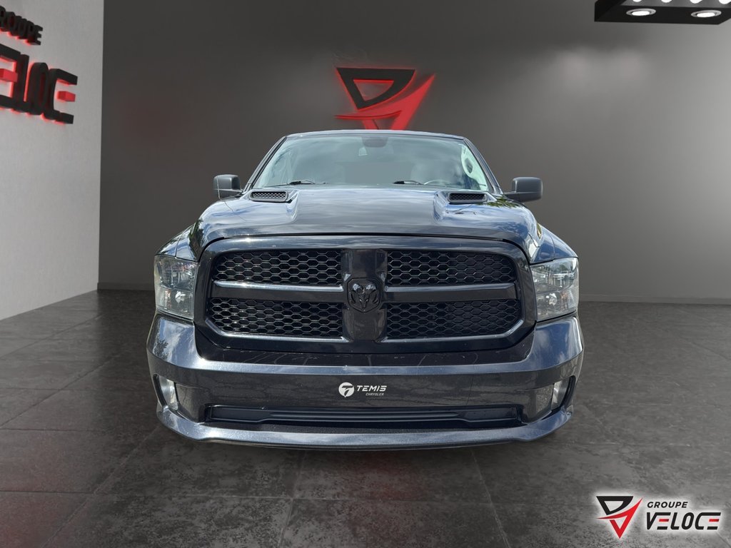 Ram 1500 Classic Express *QUAD CAB, V6, CONSOLE* 2023 à Rivière-du-Loup, Québec - 2 - w1024h768px