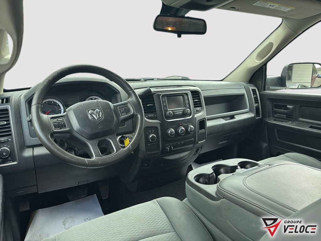 2014 Ram 1500 ST**V8, BOITE DE 6,4PIEDS in Riviere-du-Loup, Quebec - 7 - w1024h768px