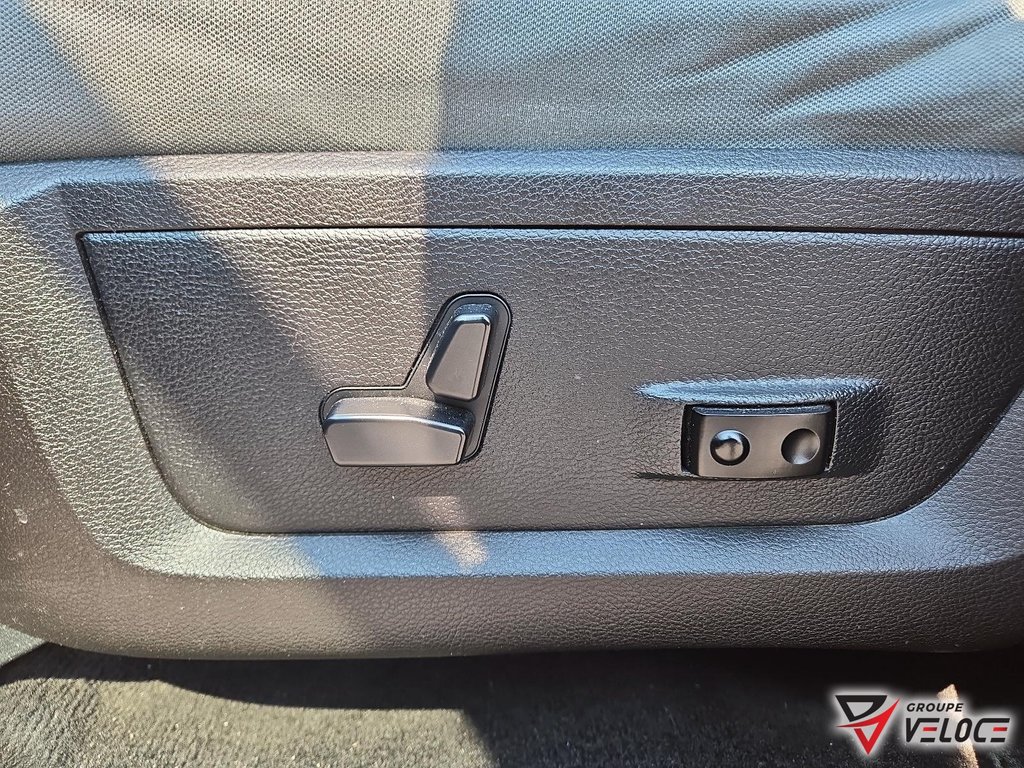 Ram 1500 Outdoorsman**MIROIR REMORQUAGE, SIEGES ELECTRIQUE* 2016 à Rivière-du-Loup, Québec - 12 - w1024h768px