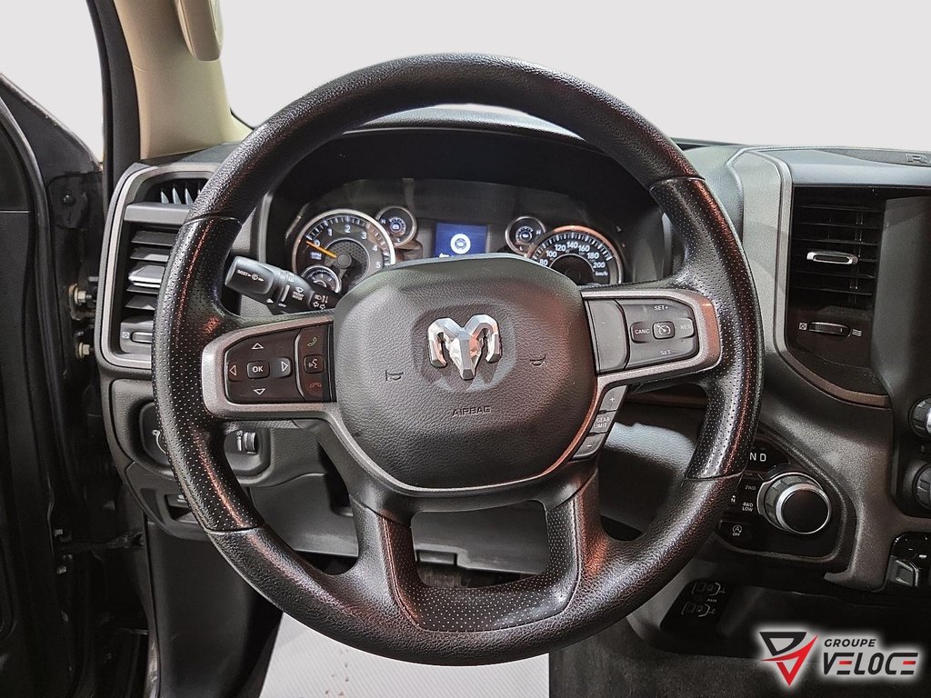 2021 Ram 1500 Tradesman *CREWCAB, 3.6L, MAGS NOIR 20PO* in Riviere-du-Loup, Quebec - 10 - w1024h768px