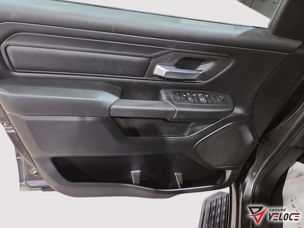 2021 Ram 1500 Tradesman *CREWCAB, 3.6L, MAGS NOIR 20PO* in Riviere-du-Loup, Quebec - 9 - w1024h768px