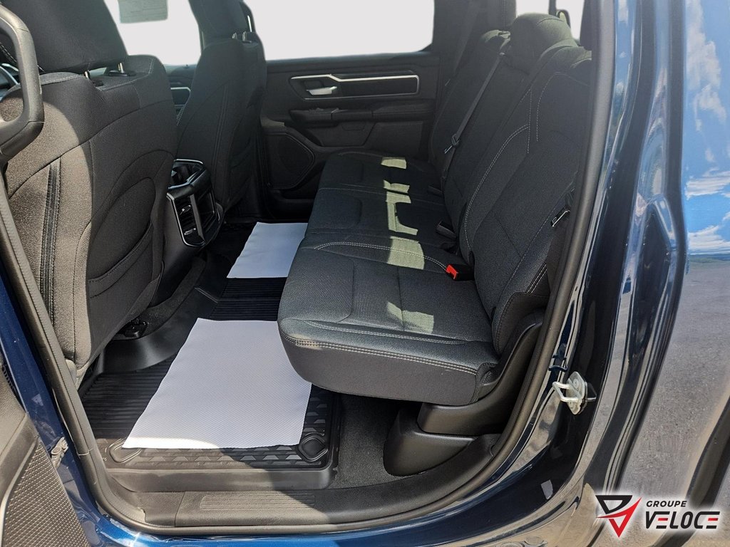 Ram 1500 Big Horn *CREWCAB, 5.7 HEMI, CONSOLE* 2024 à Rivière-du-Loup, Québec - 10 - w1024h768px