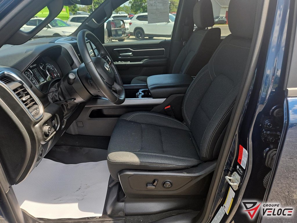Ram 1500 Big Horn *CREWCAB, 5.7 HEMI, CONSOLE* 2024 à Rivière-du-Loup, Québec - 11 - w1024h768px