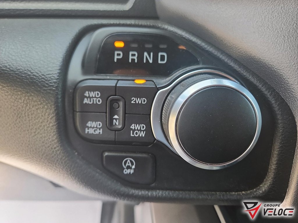 Ram 1500 Big Horn *CREWCAB, 5.7 HEMI, CONSOLE* 2024 à Rivière-du-Loup, Québec - 16 - w1024h768px