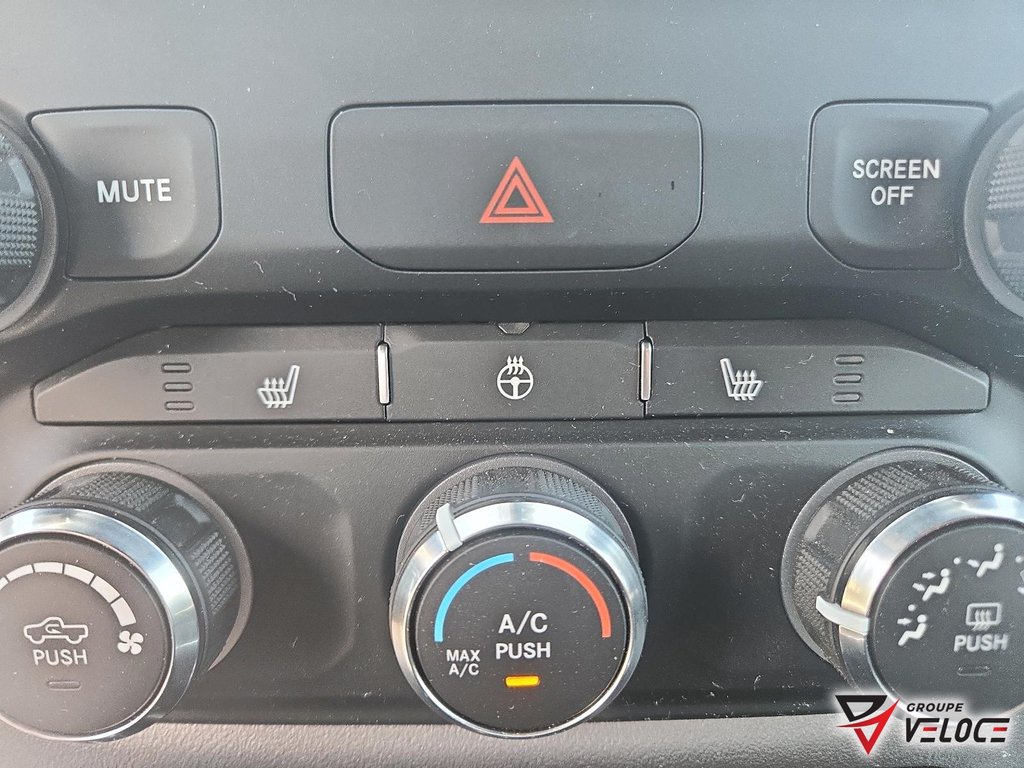 Ram 1500 Big Horn *CREWCAB, 5.7 HEMI, CONSOLE* 2024 à Rivière-du-Loup, Québec - 15 - w1024h768px