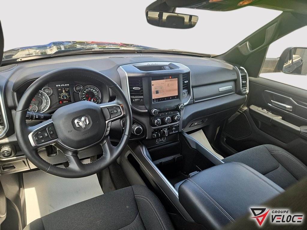 Ram 1500 Big Horn *CREWCAB, 5.7 HEMI, CONSOLE* 2024 à Rivière-du-Loup, Québec - 9 - w1024h768px